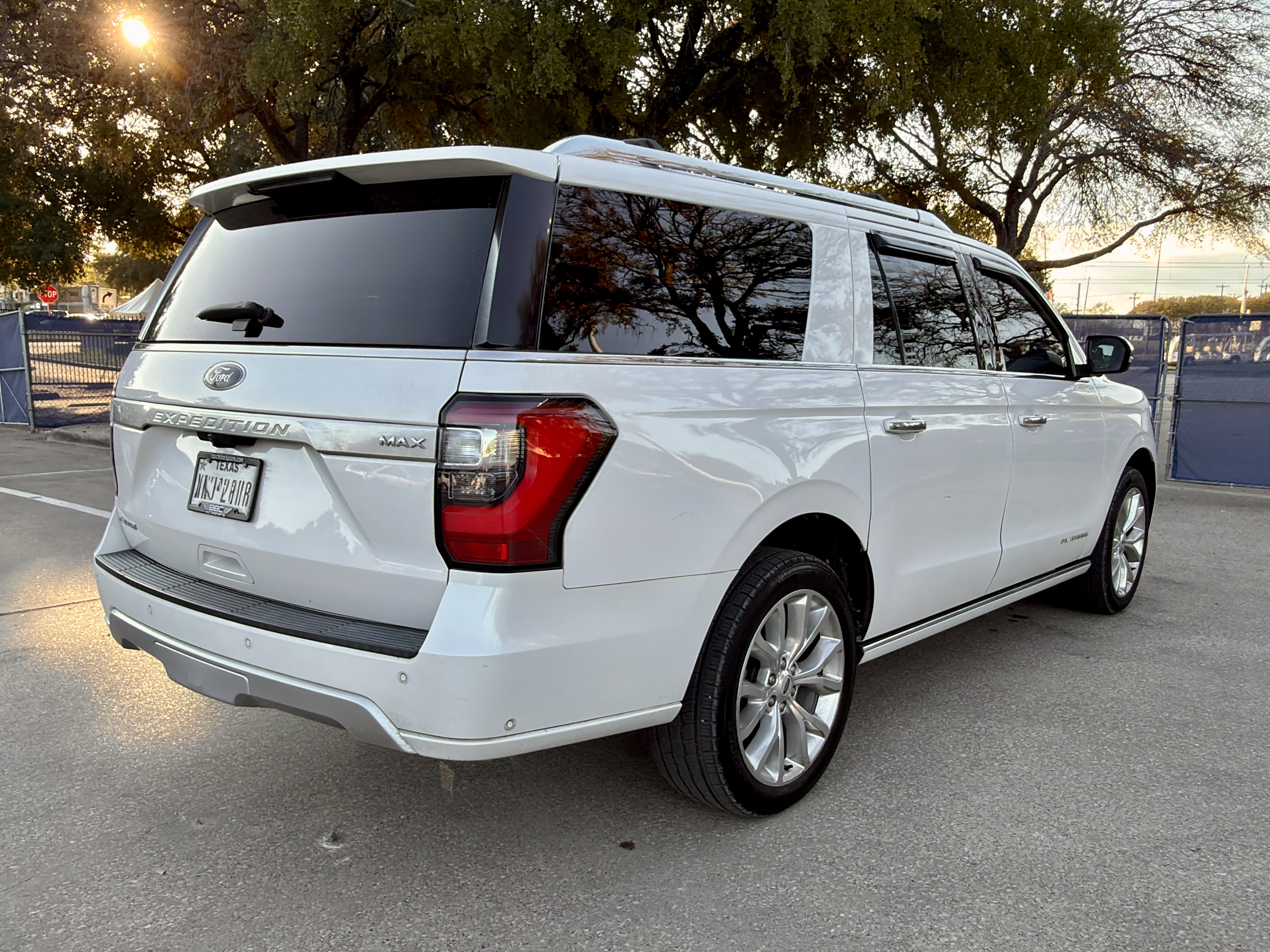 Used 2019 Ford Expedition Max Platinum AWD/4WD image 6