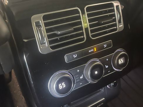 Used 2016 Land Rover Range Rover HSE image 24