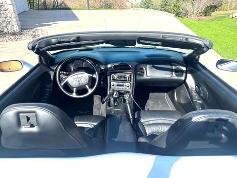 Used 2004 Chevrolet Corvette Convertible w/ Preferred Equipment Group image 4