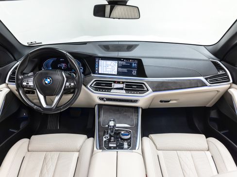 Used 2022 BMW X5 xDrive45e w/ Executive Package image 16