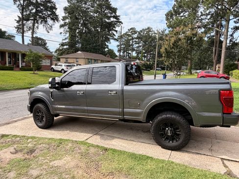 Used 2022 Ford F250 Platinum w/ Tremor Off-Road Package AWD/4WD image 4