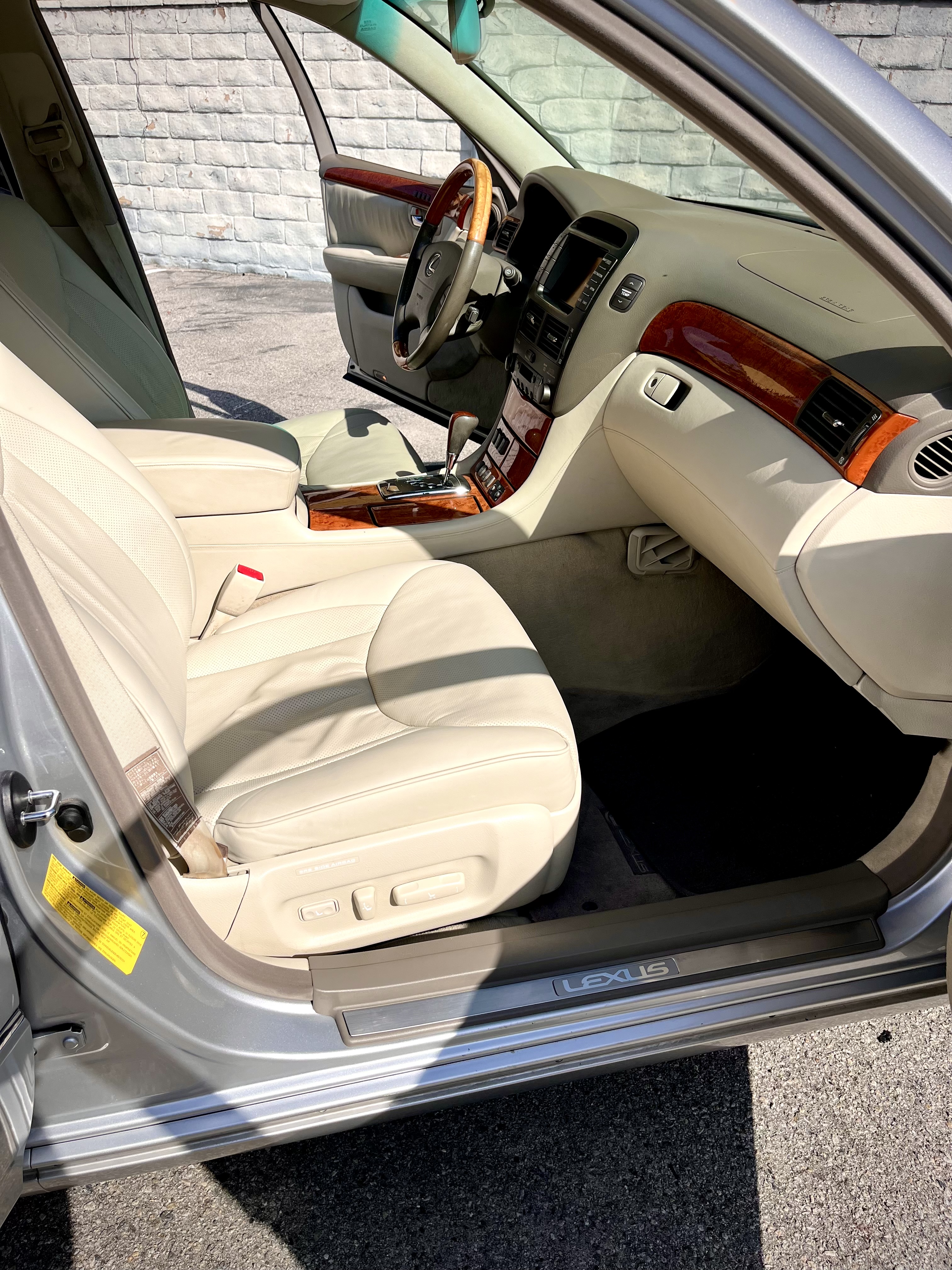 Used 2004 Lexus LS 430 RWD image 13