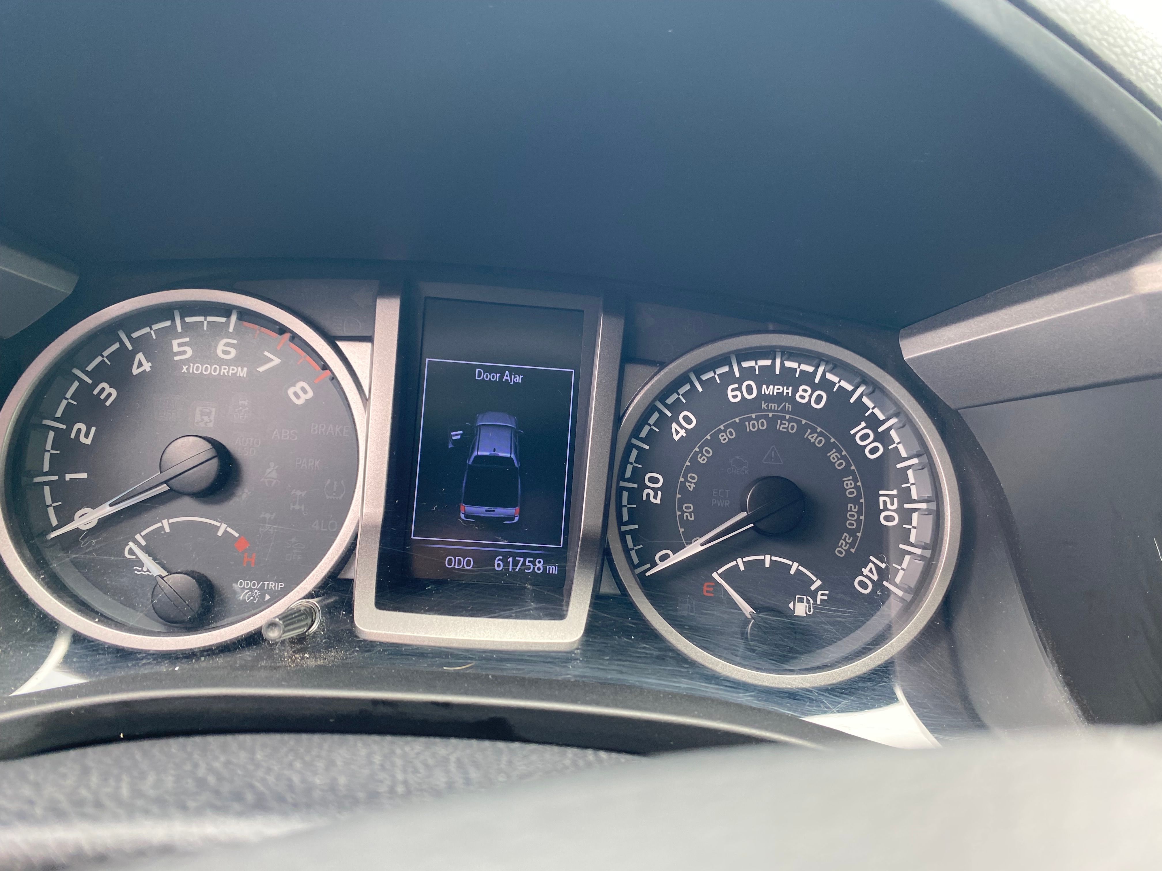 Used 2018 Toyota Tacoma SR5 AWD/4WD image 15
