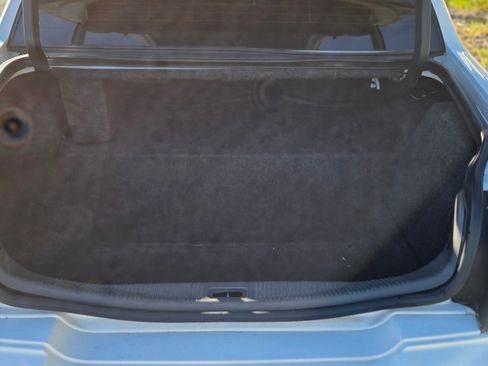 Used 2008 Lincoln Town Car Signature Limited image 20