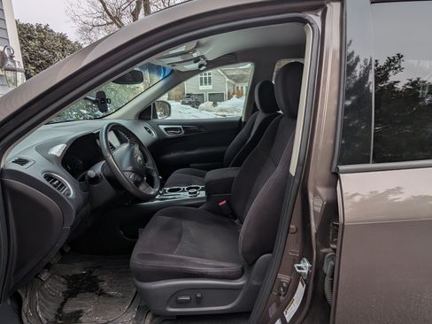 Used 2015 Nissan Pathfinder SV w/ Cargo Package image 11