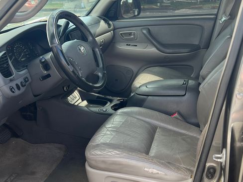 Used 2005 Toyota Sequoia SR5 image 6