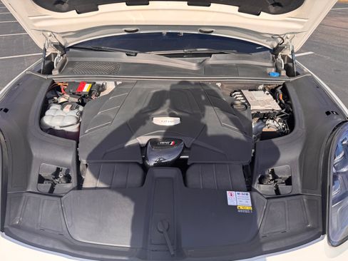 Used 2021 Porsche Cayenne image 12