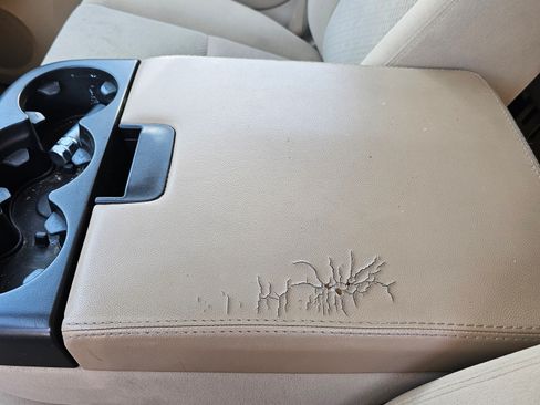 Used 2008 Chevrolet Suburban LS image 12