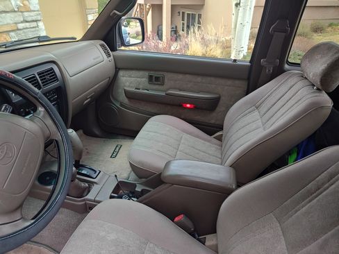 Used 2000 Toyota Tacoma 4x4 Xtracab V6 image 6