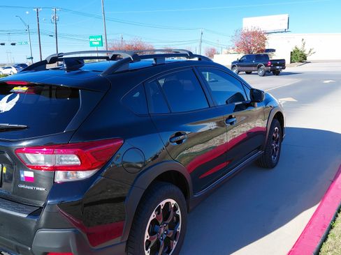 Used 2021 Subaru Crosstrek 2.0i Premium image 10