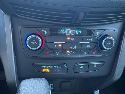 Used 2018 Ford Escape SE image 15