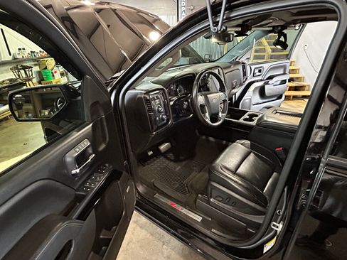 Used 2017 Chevrolet Silverado 1500 LTZ Z71 w/ LTZ Plus Package image 5