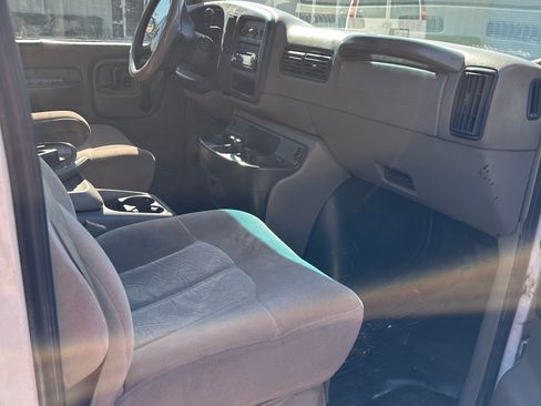 Used 1999 Chevrolet Express 1500 image 10