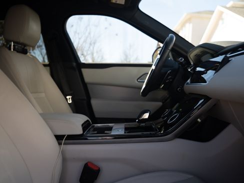 Used 2023 Land Rover Range Rover Velar R-Dynamic S image 10