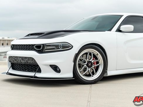 Used 2020 Dodge Charger Scat Pack image 2