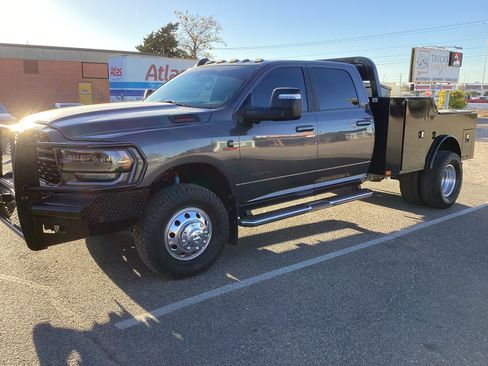 Used 2023 RAM 3500 Big Horn w/ Night Edition image 13