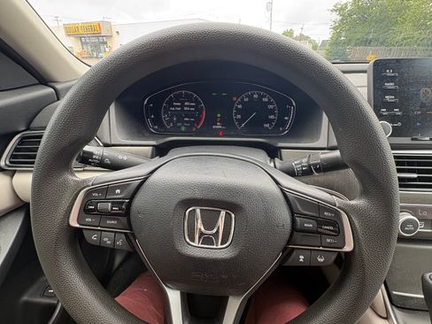 Used 2018 Honda Accord LX image 15