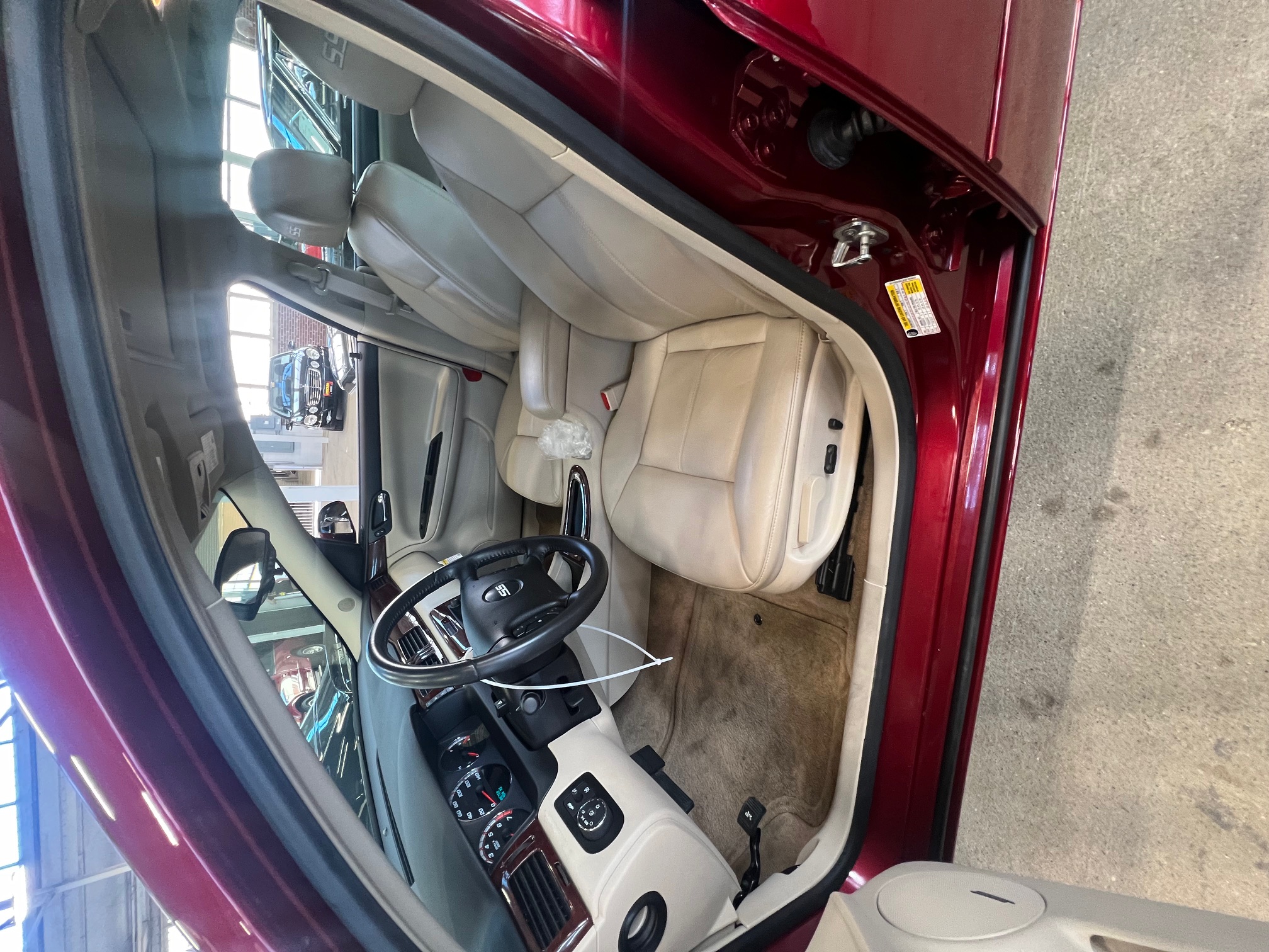 Used 2008 Chevrolet Impala SS FWD image 10