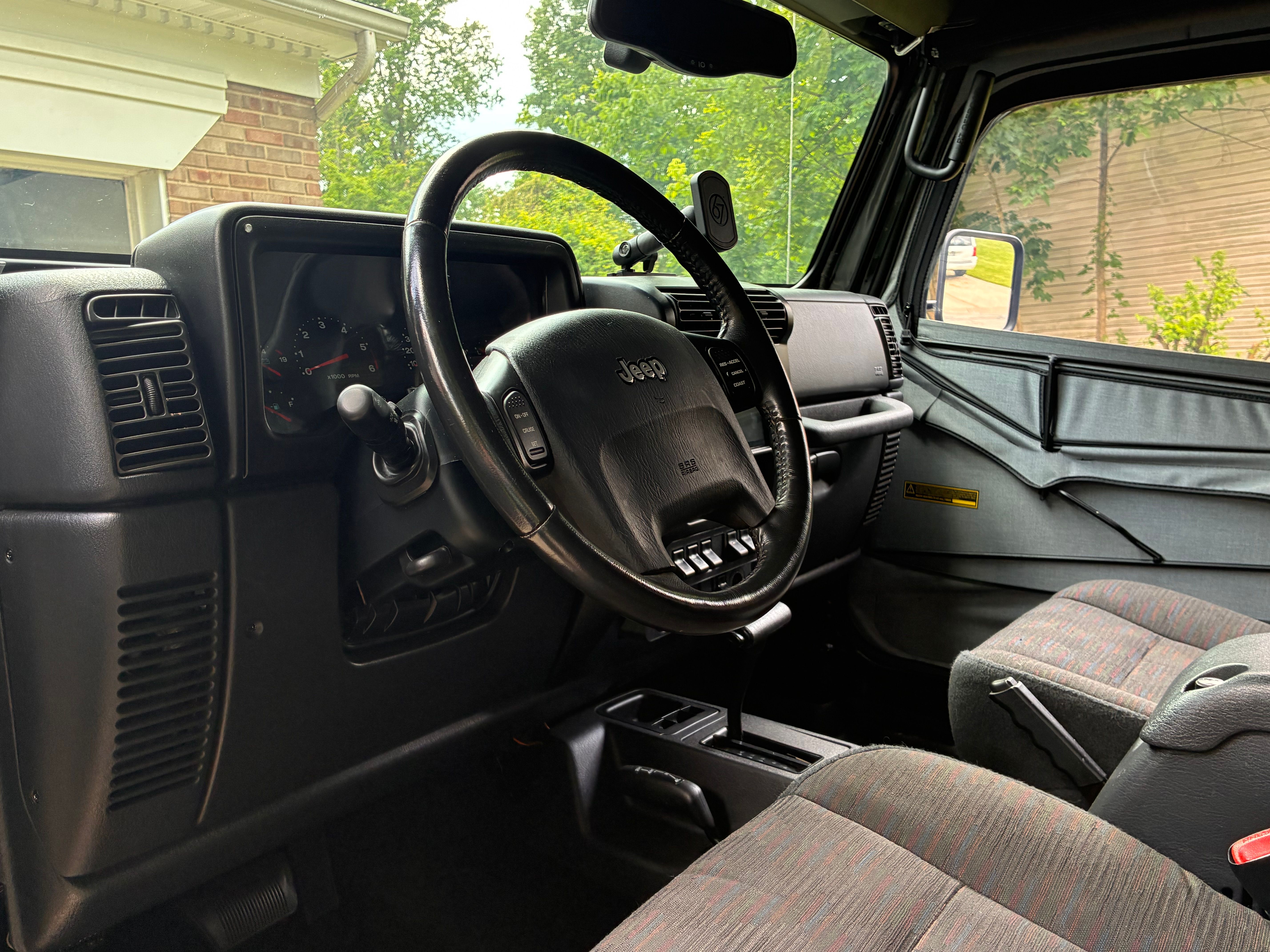 Used 2004 Jeep Wrangler 4WD image 23