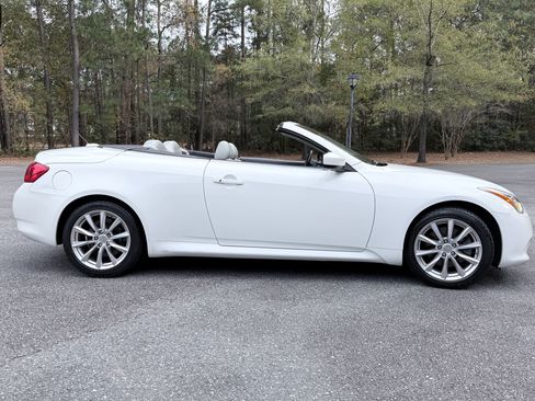 Used 2012 INFINITI G37 Convertible image 14