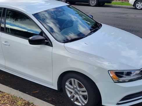 Used 2015 Volkswagen Jetta S image 2