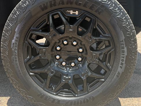 Used 2025 GMC Hummer EV 2X AWD/4WD image 13