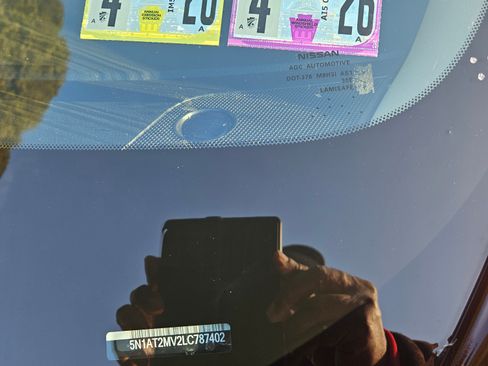 Used 2020 Nissan Rogue SV image 17