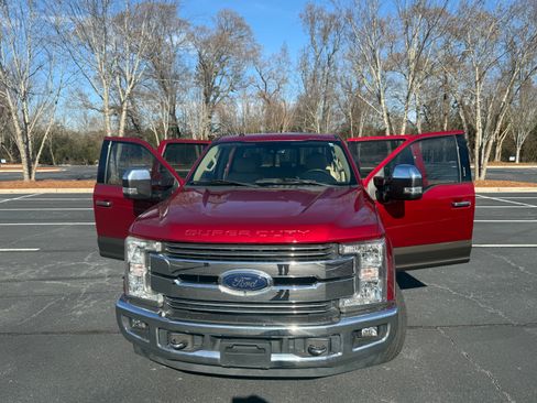 Used 2017 Ford F250 Lariat w/ Tow Technology Bundle image 2