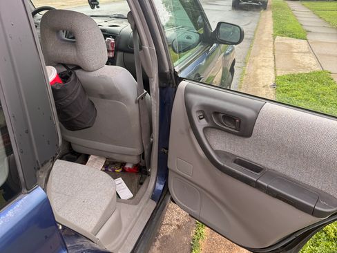 Used 2002 Subaru Forester L AWD/4WD image 11