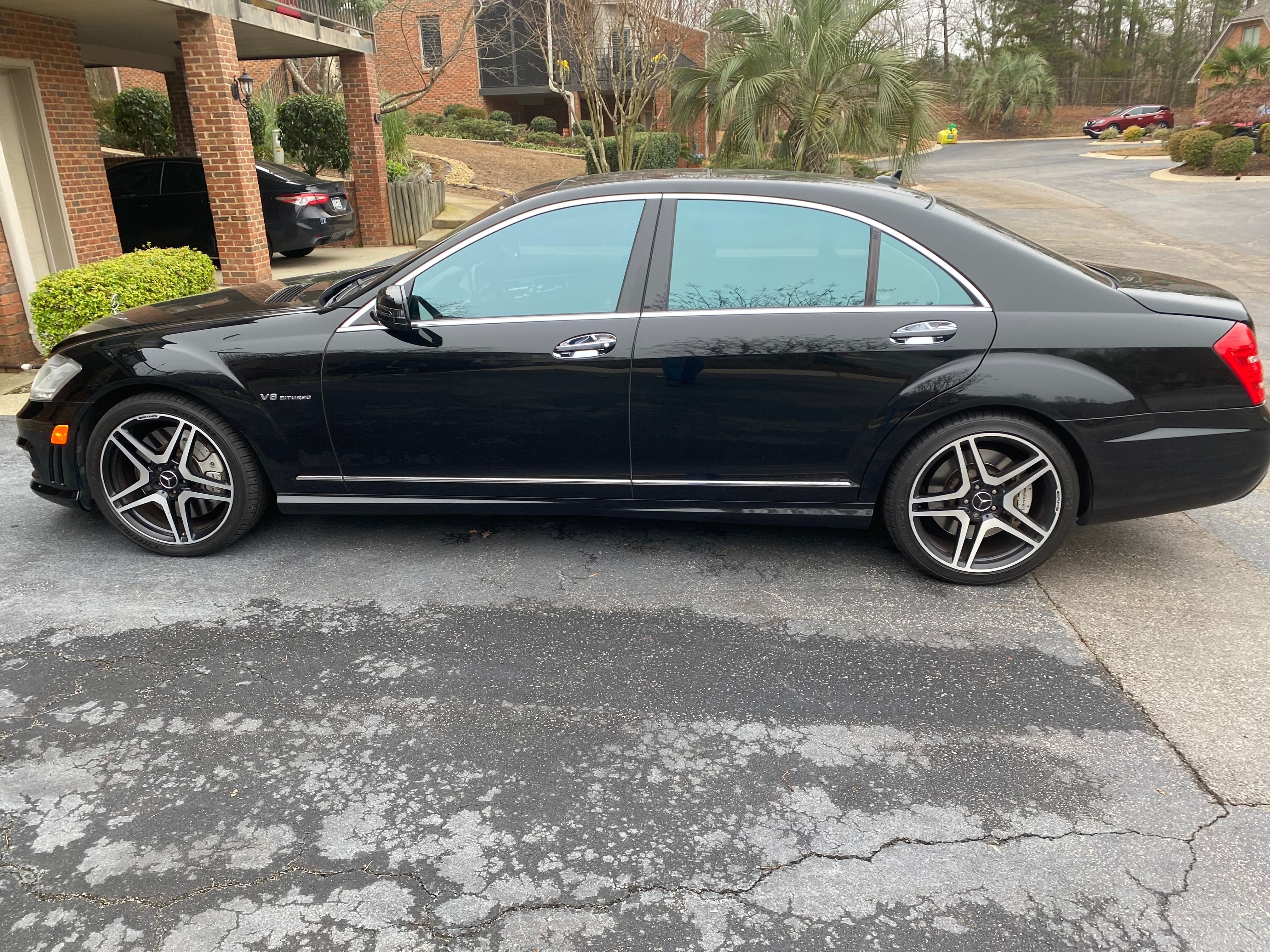 Used 2012 Mercedes-Benz S 63 AMG image 1