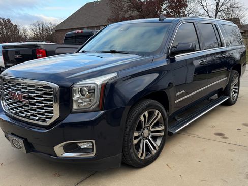 Used 2018 GMC Yukon XL Denali w/ Denali Ultimate Package image 4