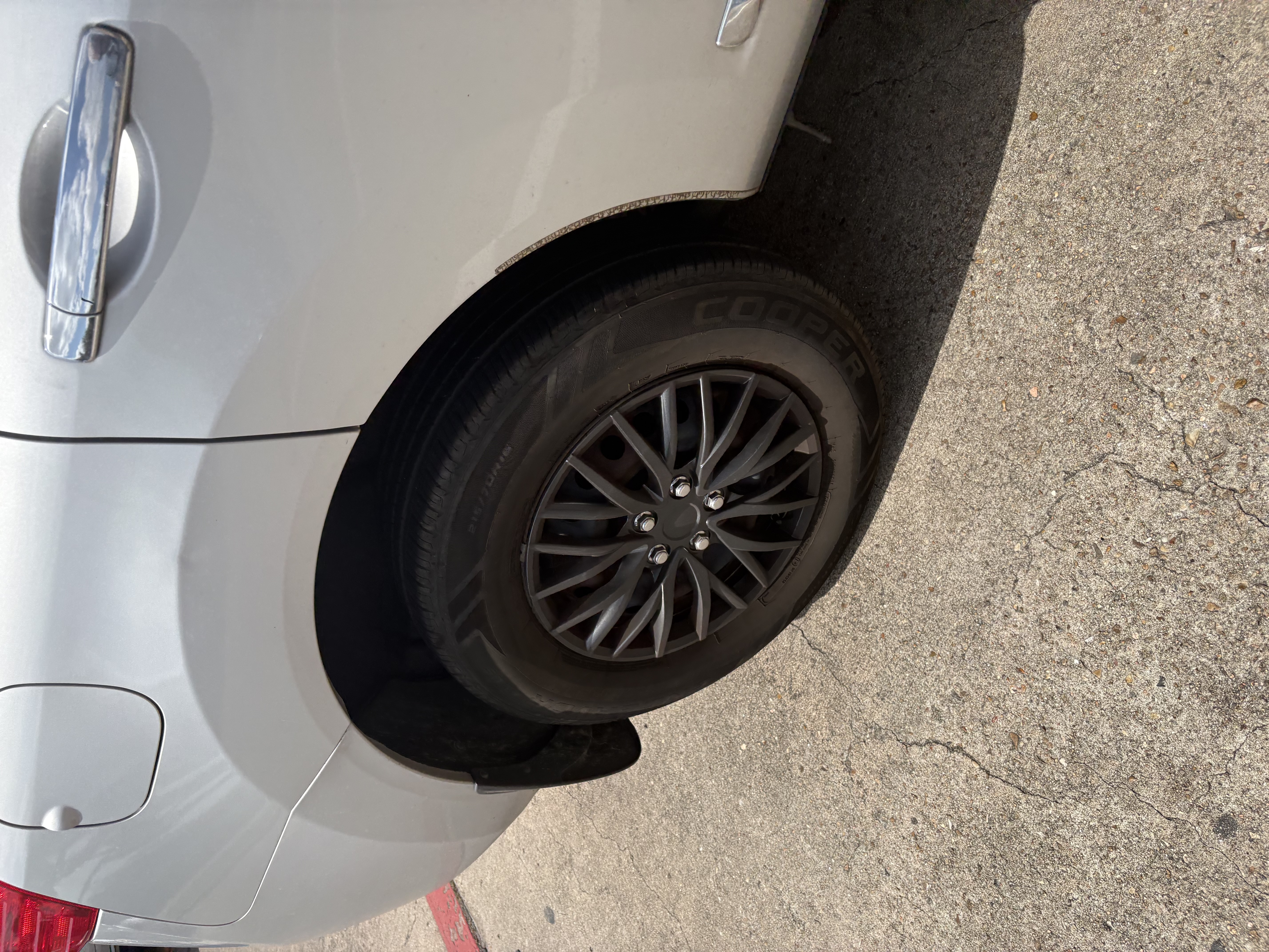 Used 2015 Nissan Rogue S AWD/4WD image 16
