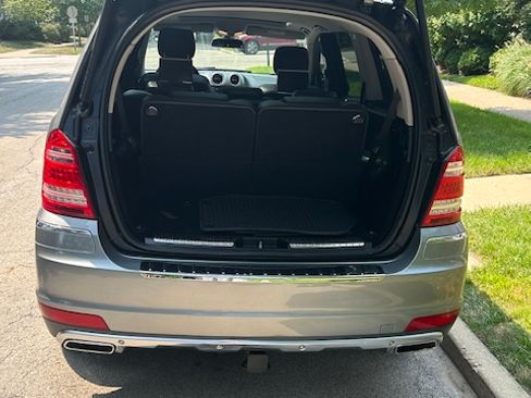 Used 2010 Mercedes-Benz GL 450 4MATIC image 4