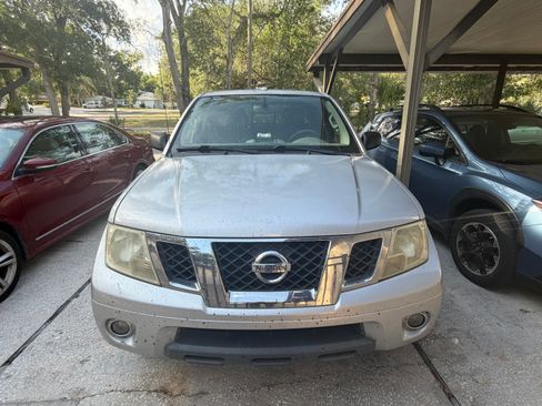 Used 2016 Nissan Frontier SV w/ SV Value Truck Package RWD image 2