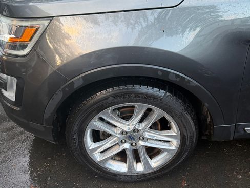 Used 2016 Ford Explorer XLT w/ Equipment Group 202A image 2