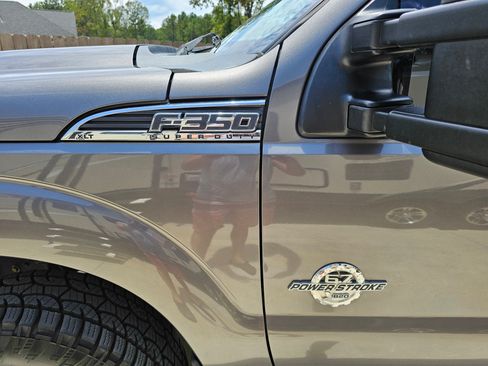 Used 2014 Ford F350 XLT w/ XLT Interior Package image 9