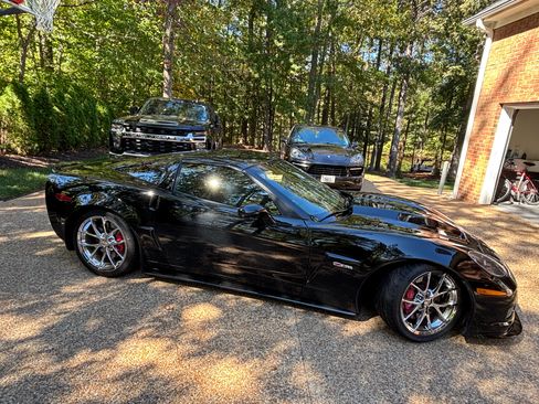 Used 2011 Chevrolet Corvette Z06 w/ Preferred Equipment Group image 4