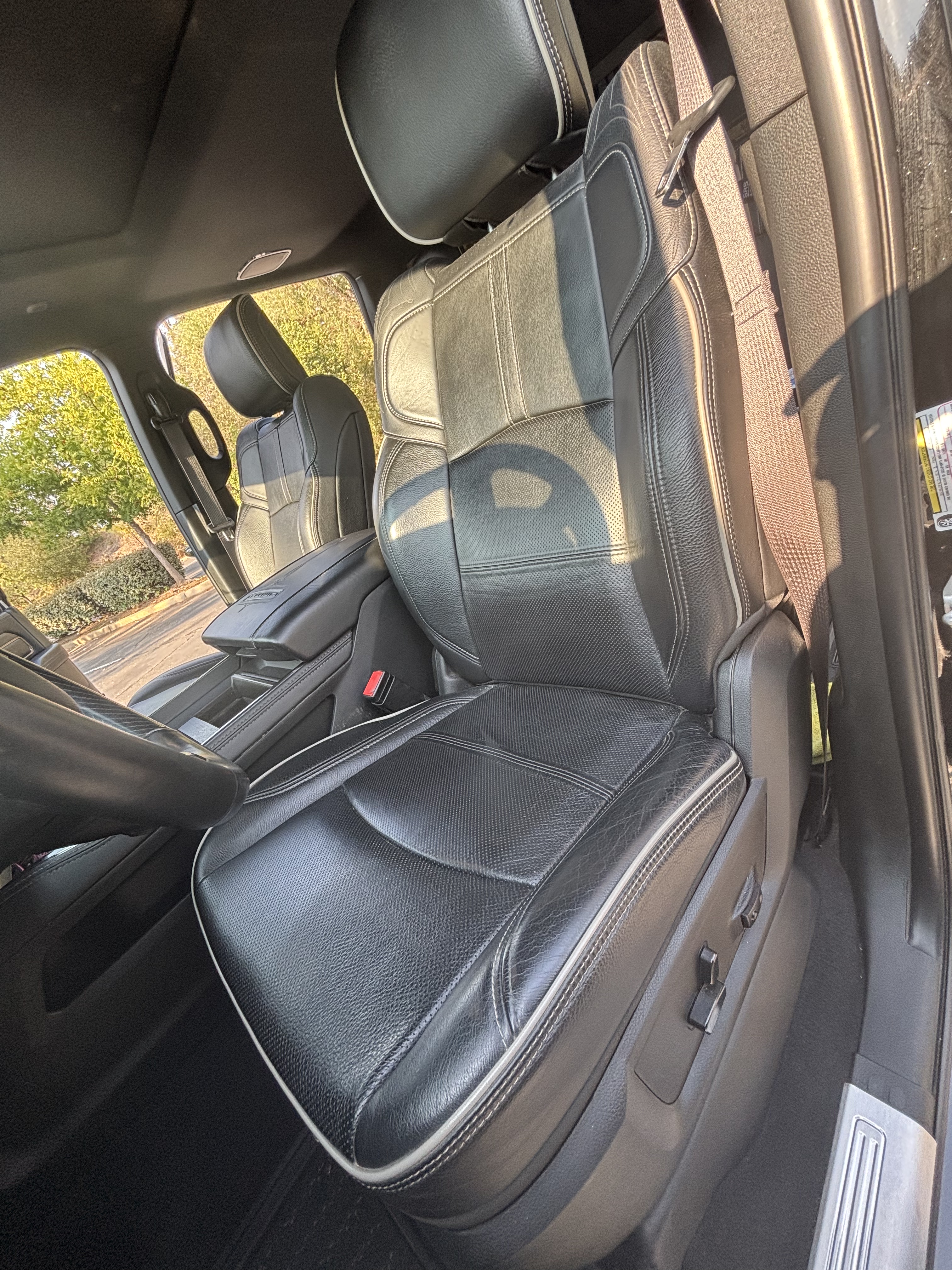 Used 2022 RAM 3500 Limited AWD/4WD image 19