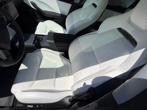 Used 2024 Tesla Model 3 Performance image 18