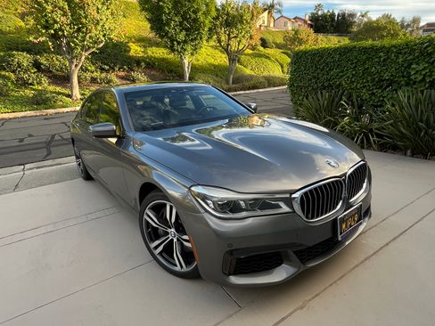 Used 2016 BMW 750i image 5