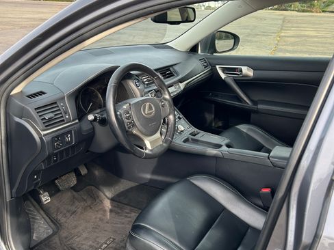 Used 2017 Lexus CT 200h w/ Seat Comfort Package image 26