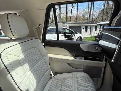 Used 2019 Lincoln Navigator L Black Label w/ Cargo Package image 26