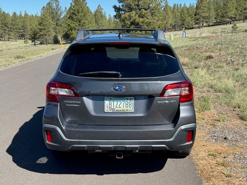 Used 2018 Subaru Outback 2.5i Limited AWD/4WD image 6