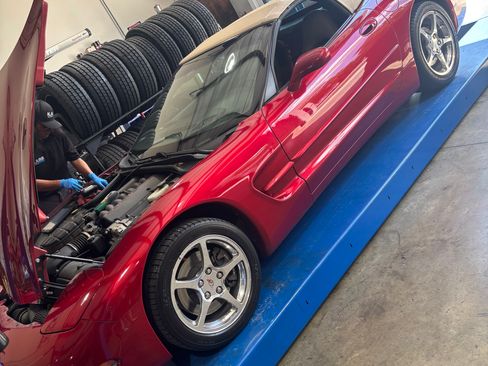 Used 2001 Chevrolet Corvette Convertible w/ Preferred Equipment Group2 RWD image 16