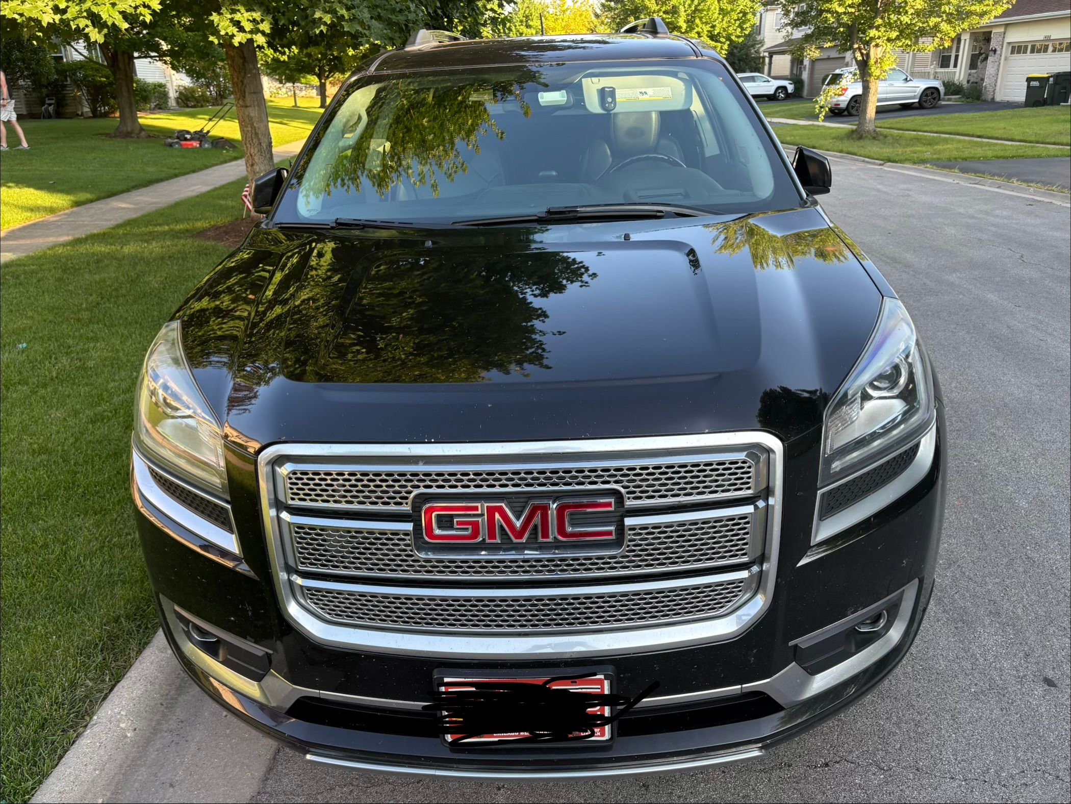 Used 2016 GMC Acadia Denali AWD/4WD image 2