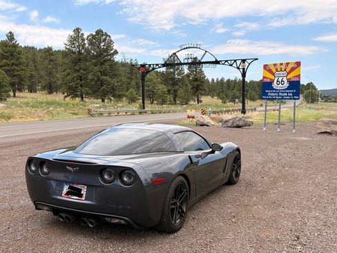 Used 2010 Chevrolet Corvette Coupe w/ 1LT RWD image 20