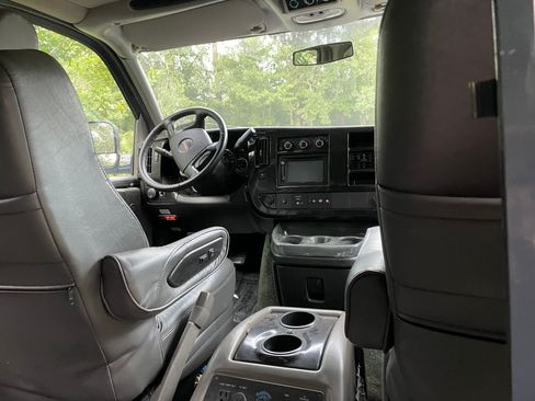 Used 2014 GMC Savana 2500 Extended RWD image 6