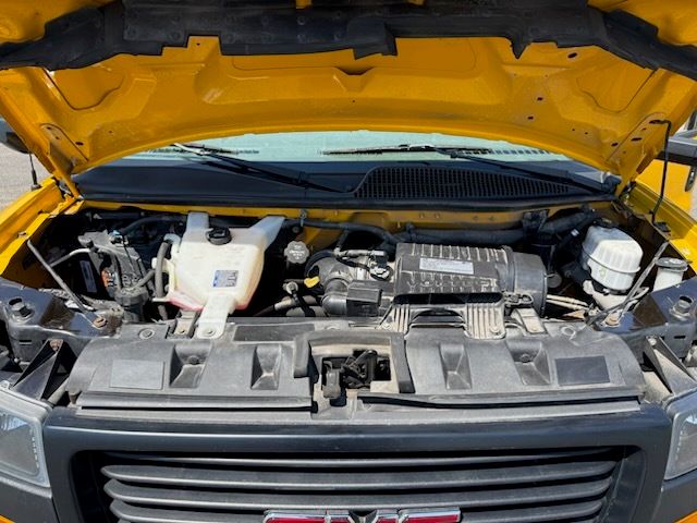 Used 2018 GMC Savana 3500 Extended w/ Driver Convenience Package RWD image 11
