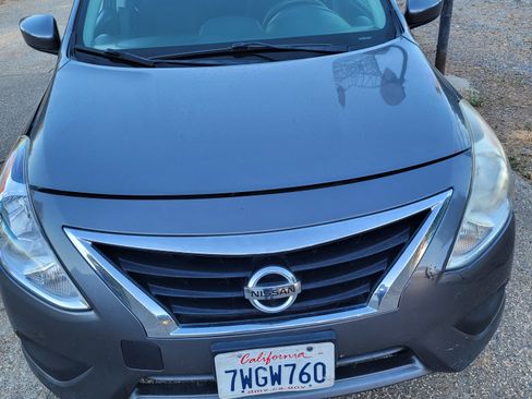 Used 2017 Nissan Versa S FWD image 1