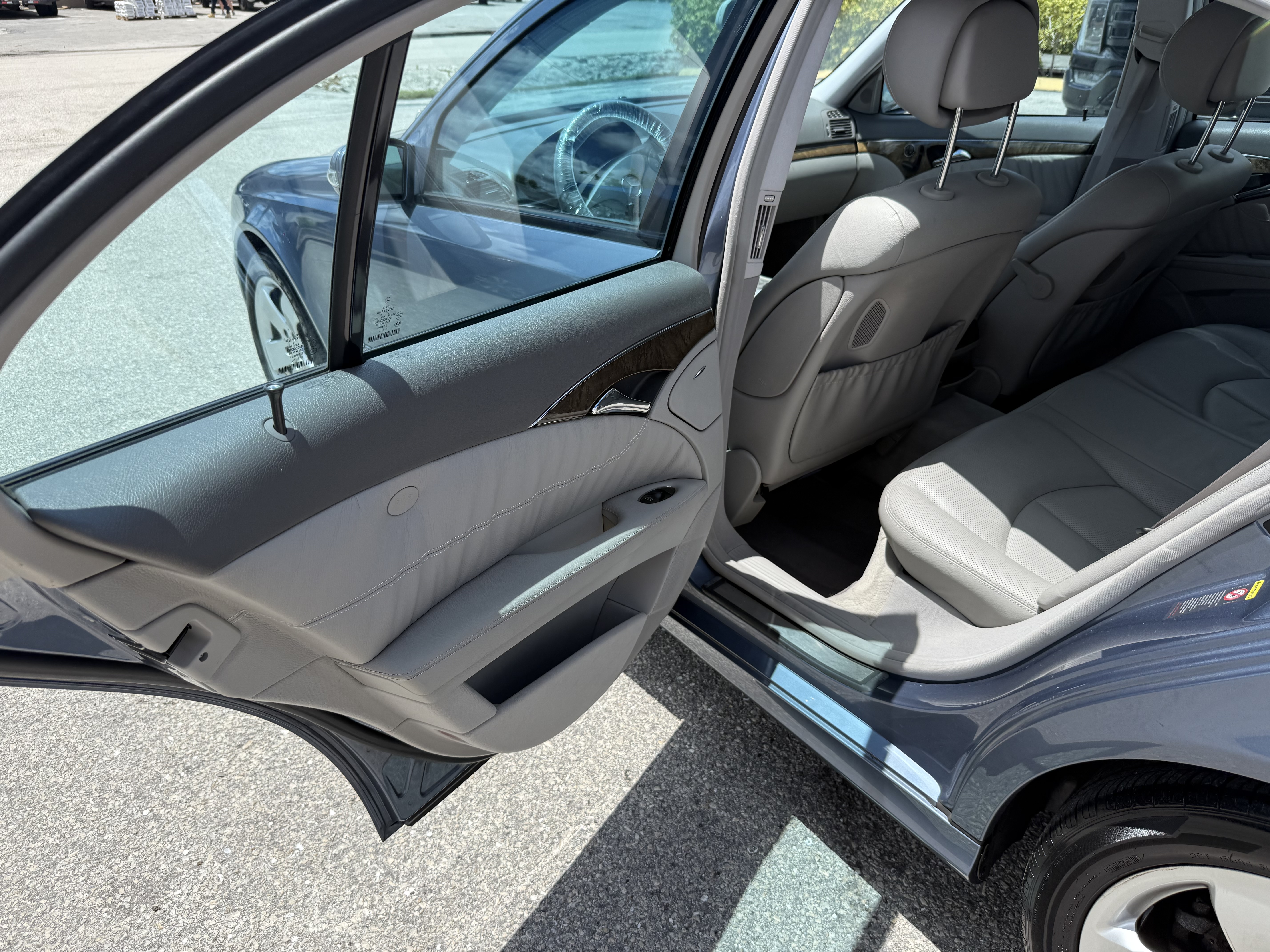 Used 2006 Mercedes-Benz E 500 4MATIC Sedan image 10